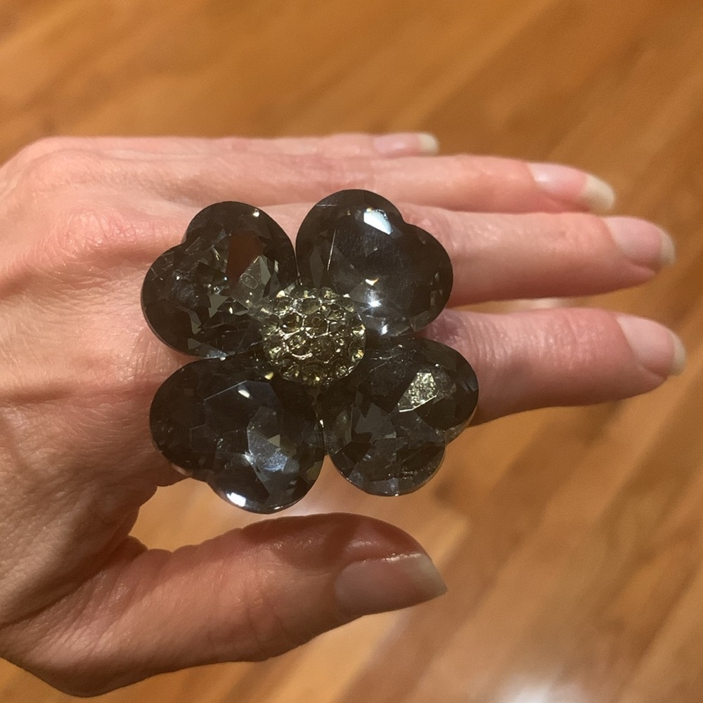Boutique Fashion Ring 💍 5.5